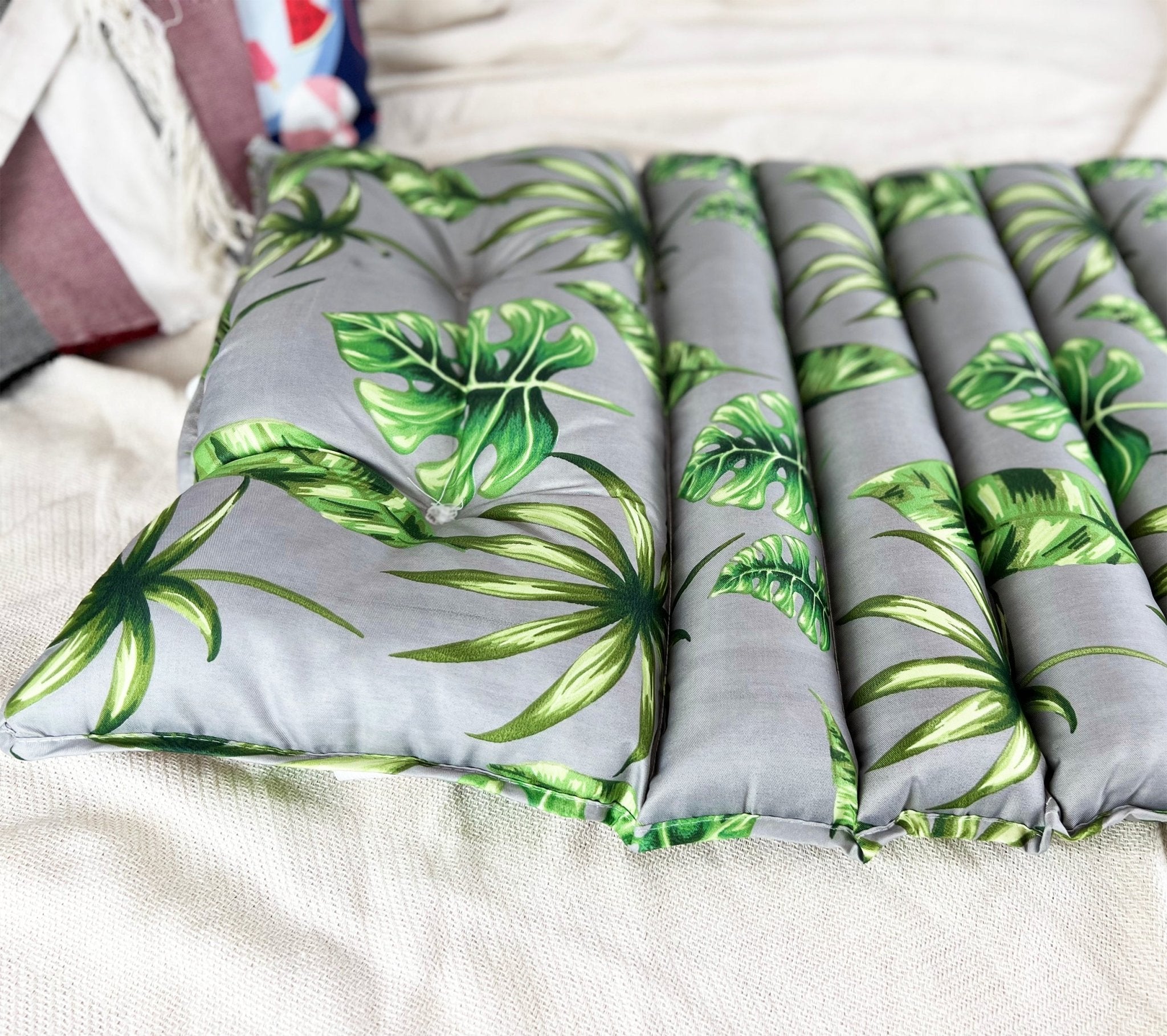 Imagen de Cojín para tumbona Cojín Para Tumbona Estampado, Tropical Gris en color de Meishida