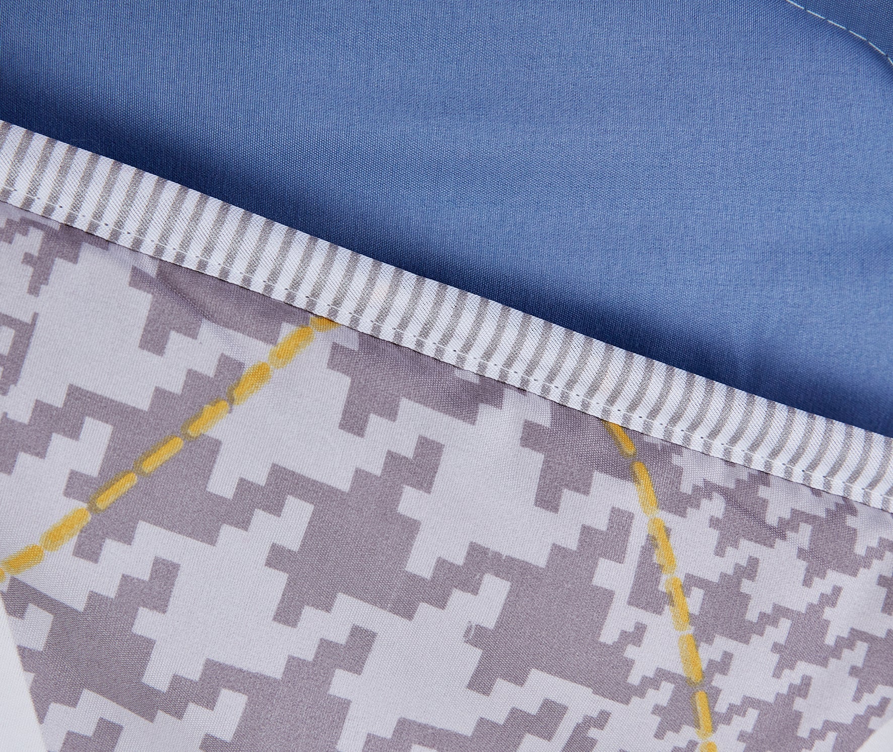 Imagen de Relleno Nórdico Edredón Nórdico Reversible de Microfibra 300gr/m² en color Morado de Meishida