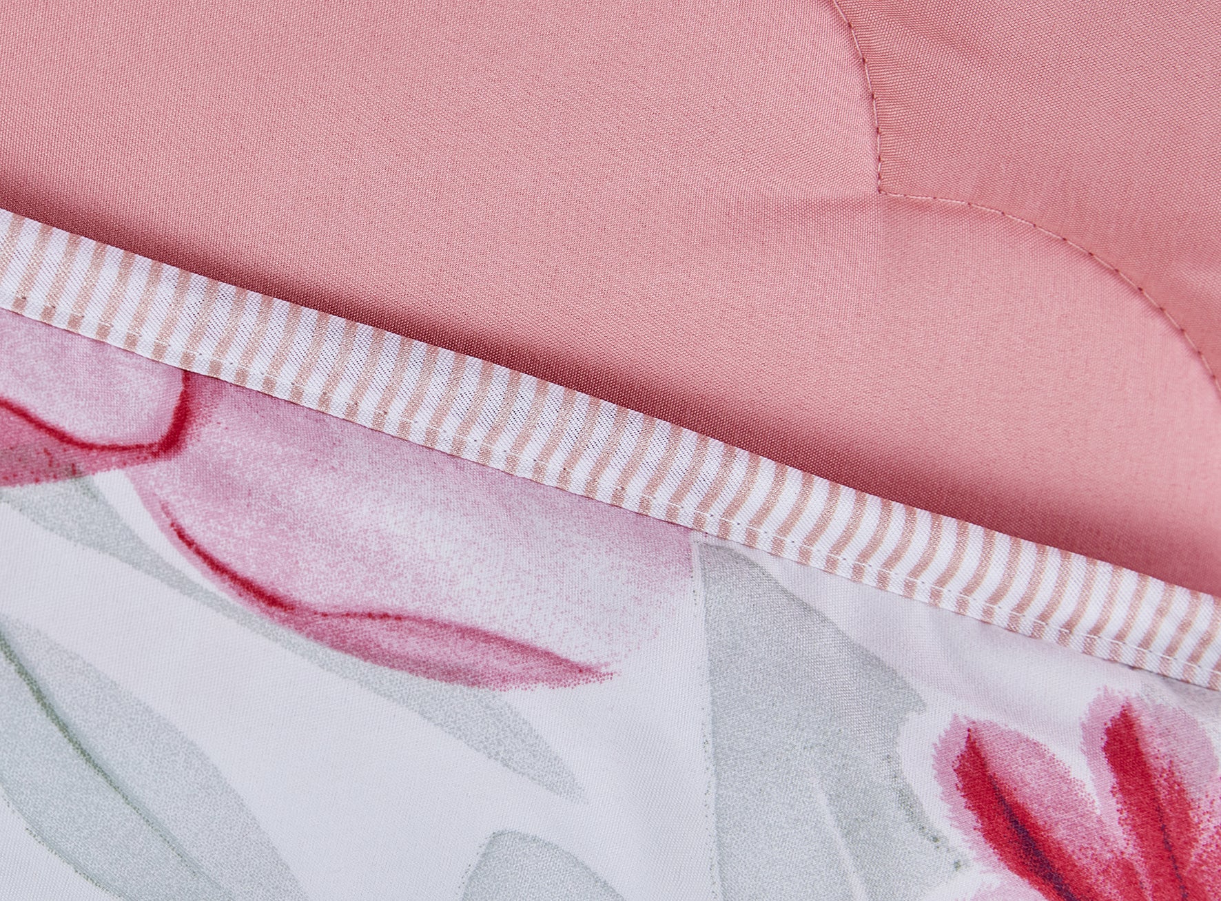 Imagen de Relleno Nórdico Edredón Nórdico Reversible de Microfibra 300gr/m² en color Rosa de Meishida