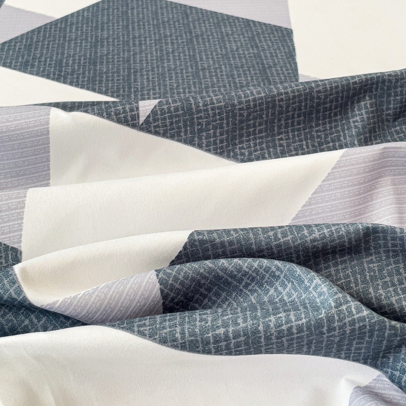 Imagen de Juego de sábanas Juego de sábanas con patrón geométrico – 4 piezas en color Cama 90 de Meishida